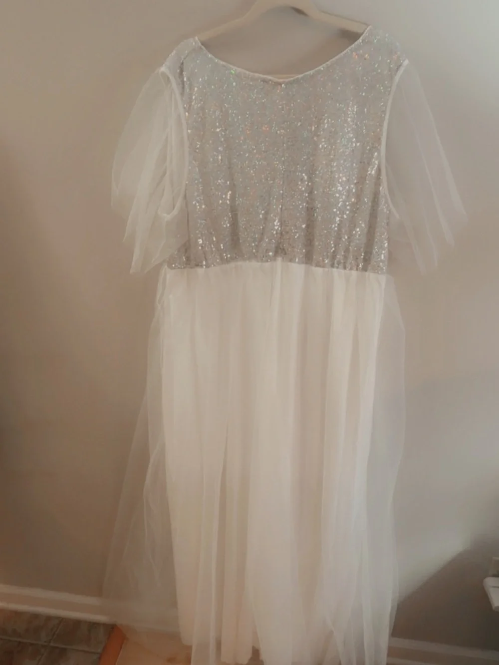 SHEIN White  4XL/ US 20 Bodice Detail silver & iridescent Sequins Wedding Dress - Picture 4 of 8